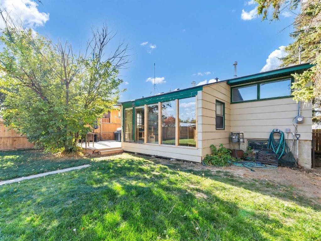 517 Tulip Street, Rosemary, AB - Outdoor