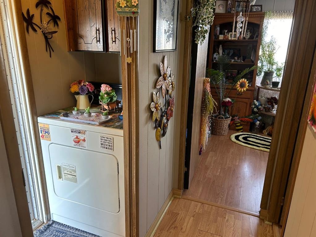 207 2 Avenue North, Morrin, AB - Indoor