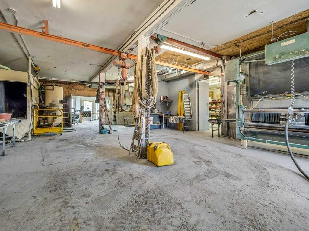 121 13 Street North, Lethbridge, AB