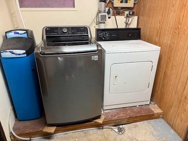 10 Main Street, Munson, AB - Indoor Photo Showing Laundry Room