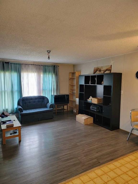 218 3 Avenue East, Cereal, AB - Indoor Photo Showing Living Room