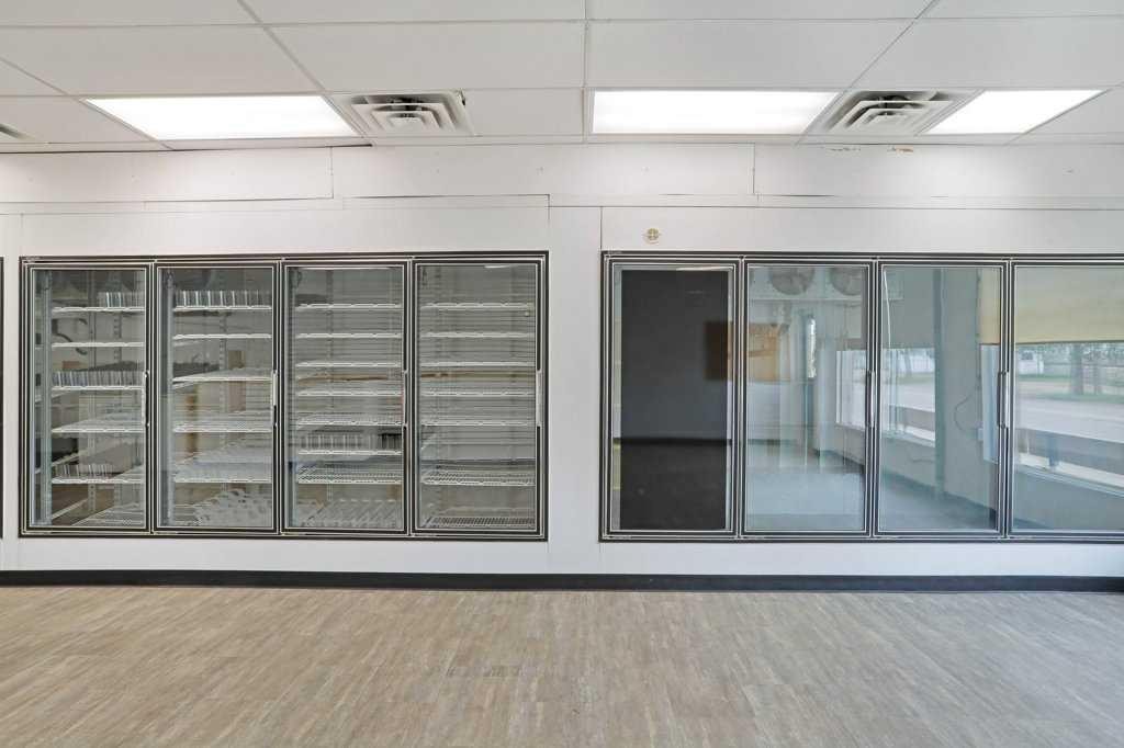 135 Young Road, Brooks, AB