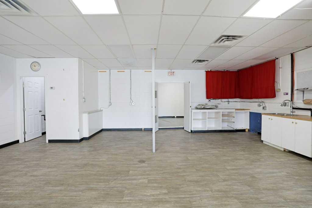 135 Young Road, Brooks, AB