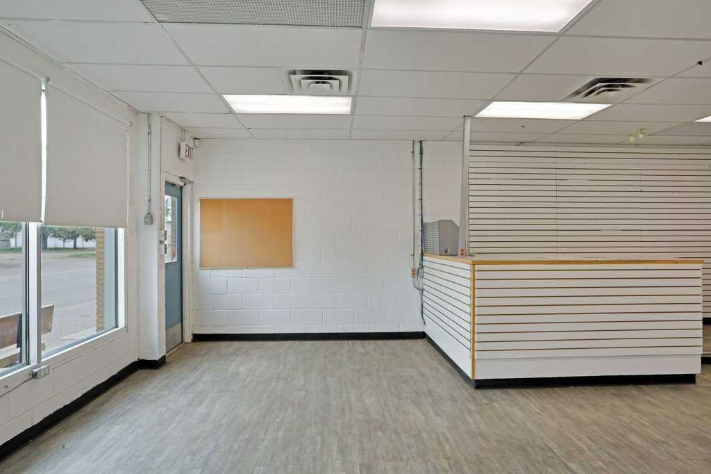 135 Young Road, Brooks, AB