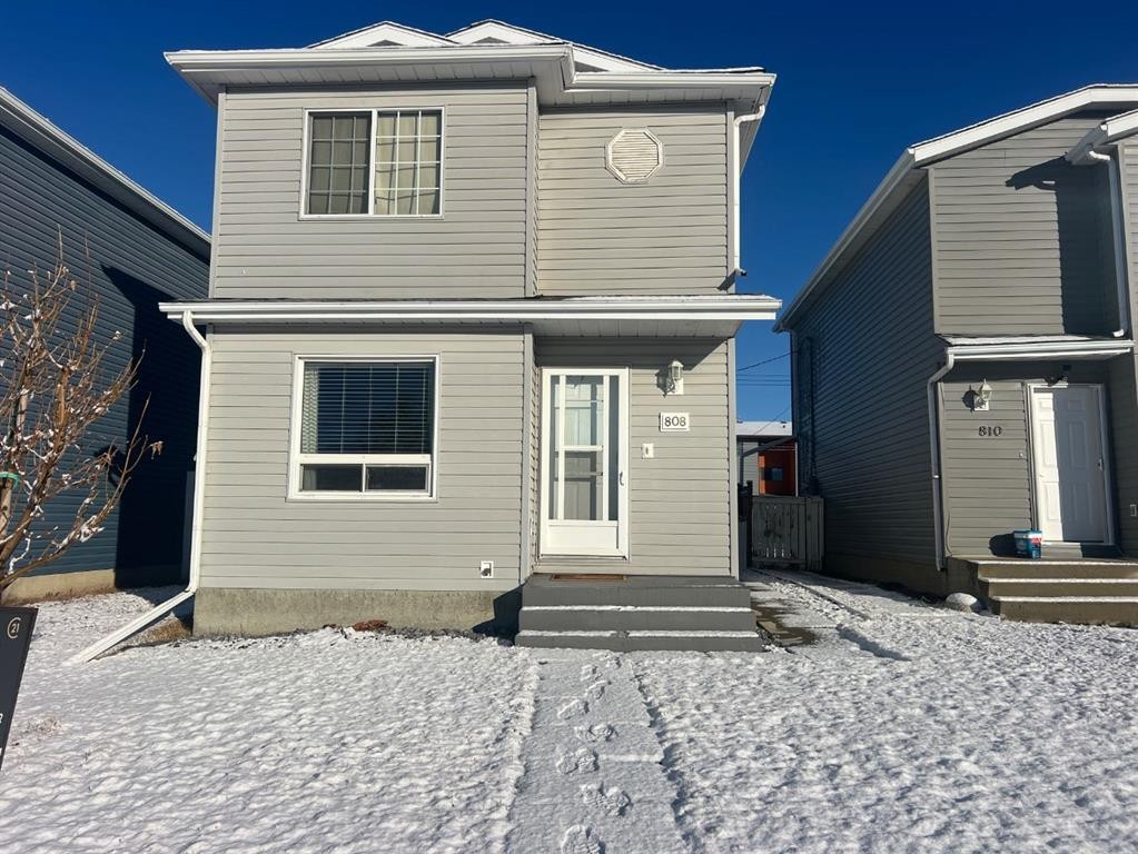 808 Birchwood Close, Drumheller, AB - Outdoor With Exterior