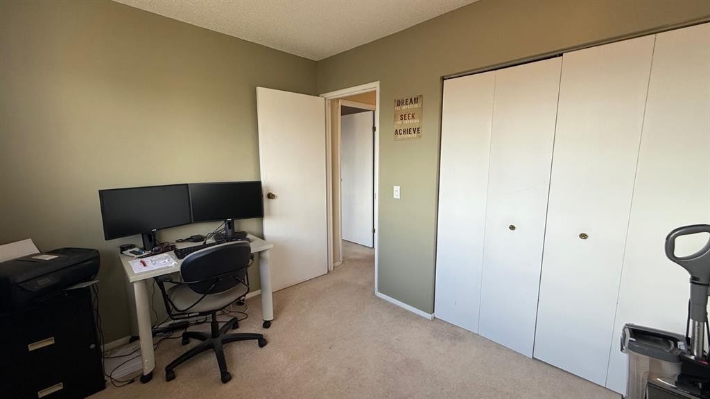 109 Winkler Drive, Hanna, AB - Indoor Photo Showing Office