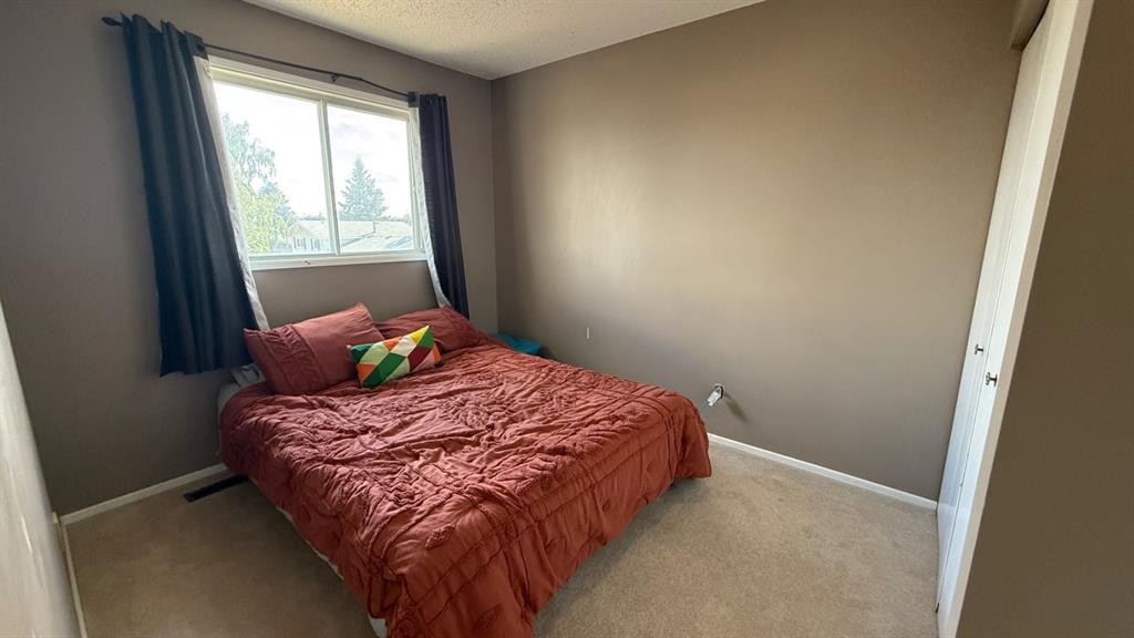 109 Winkler Drive, Hanna, AB - Indoor Photo Showing Bedroom