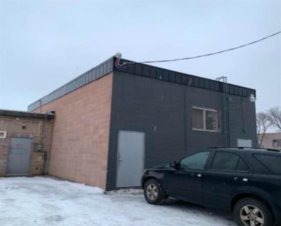 406 13 Street North, Lethbridge, AB