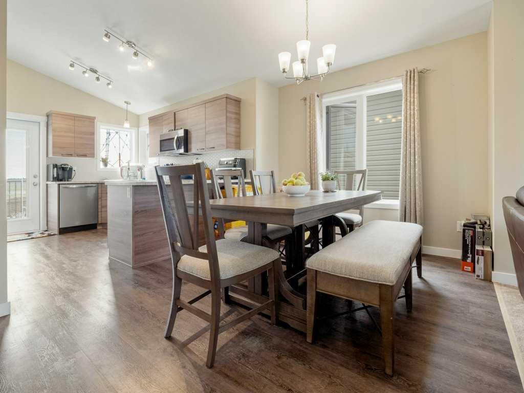 1006 Alice Birch Point North, Lethbridge, AB - Indoor Photo Showing Dining Room