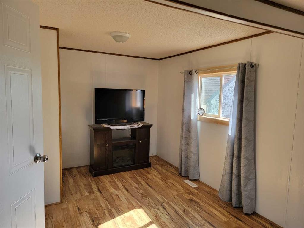 4447 Park Crescent, Coronation, AB - Indoor