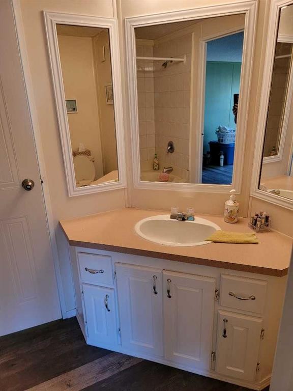 4447 Park Crescent, Coronation, AB - Indoor Photo Showing Bathroom