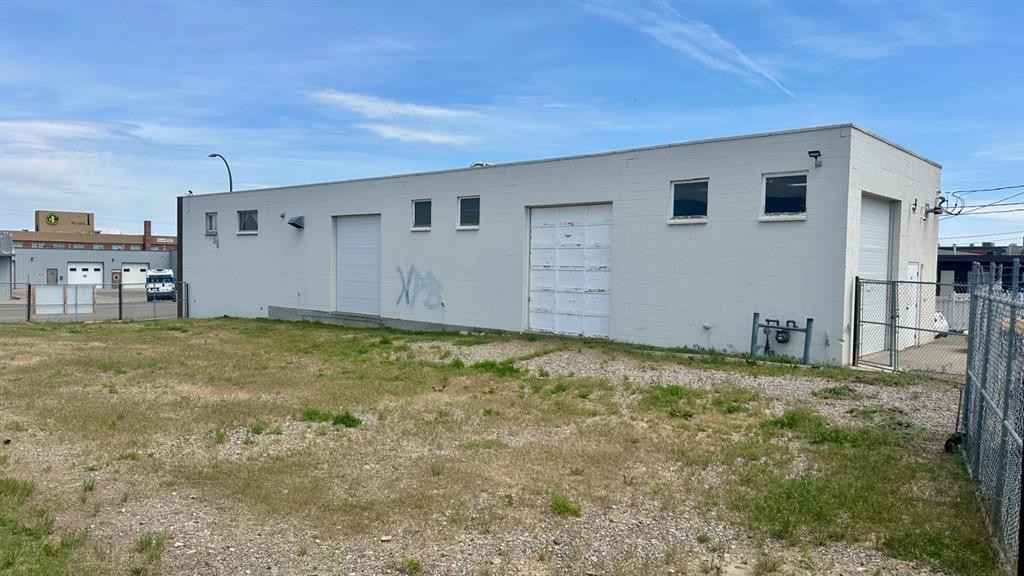 1270 2 Avenue South, Lethbridge, AB