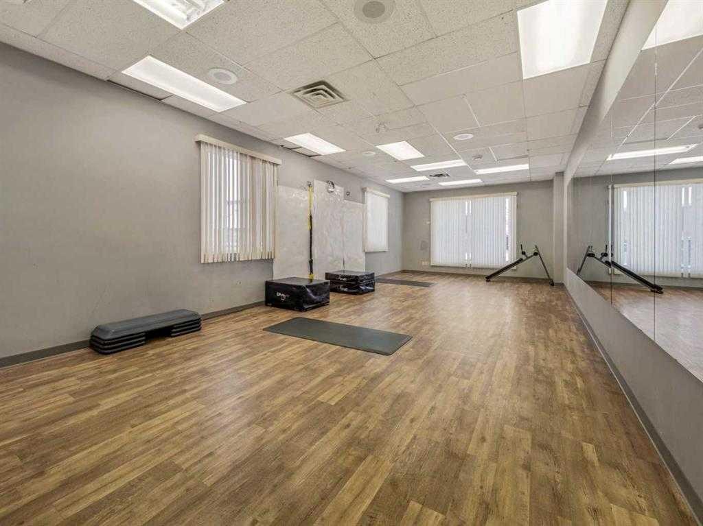 2008 21 Street, Coaldale, AB