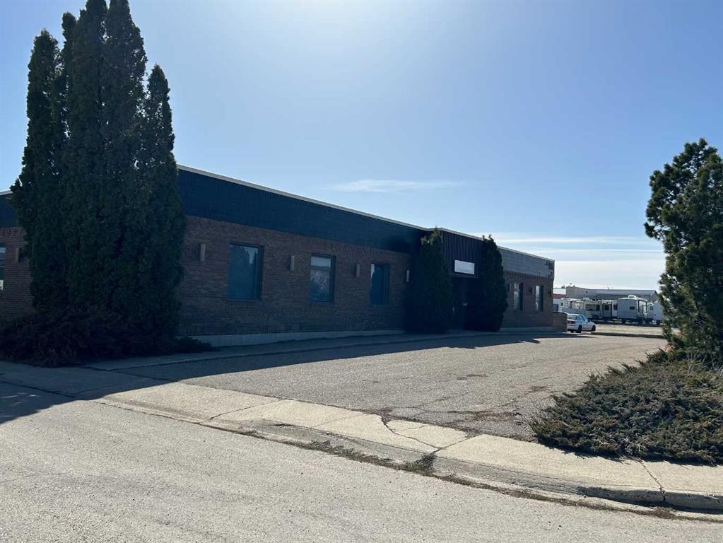 2105 20 Avenue, Coaldale, AB