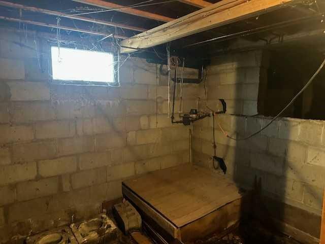 308 1 Avenue East, Hanna, AB - Indoor Photo Showing Basement