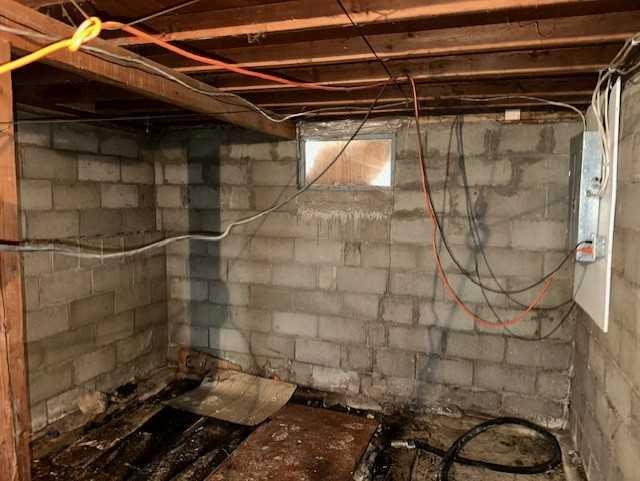 308 1 Avenue East, Hanna, AB - Indoor Photo Showing Basement