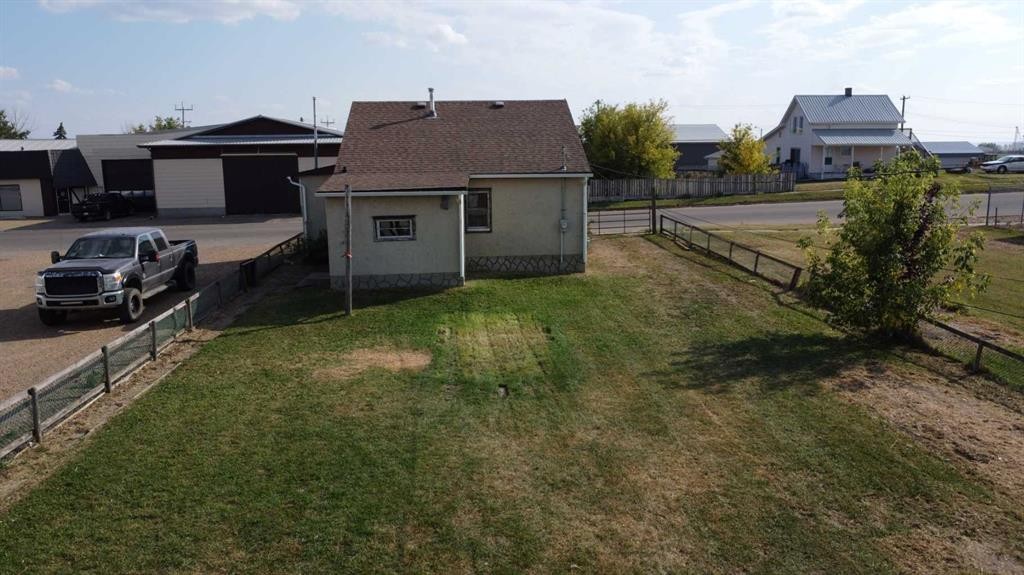 308 1 Avenue East, Hanna, AB - Outdoor