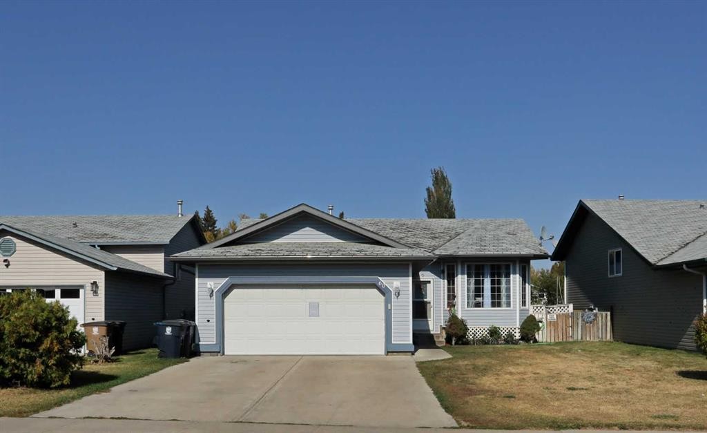 60 Pleasant Park Road West, Brooks, AB - Outdoor With Facade