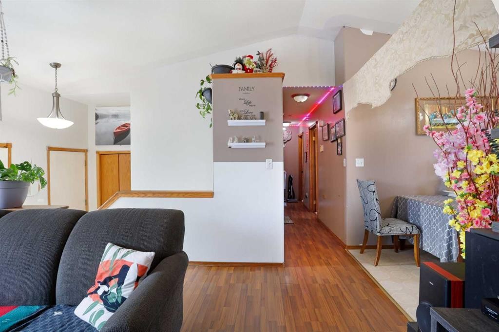 60 Pleasant Park Road West, Brooks, AB - Indoor