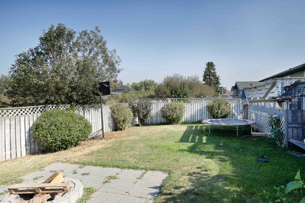 60 Pleasant Park Road West, Brooks, AB - Outdoor