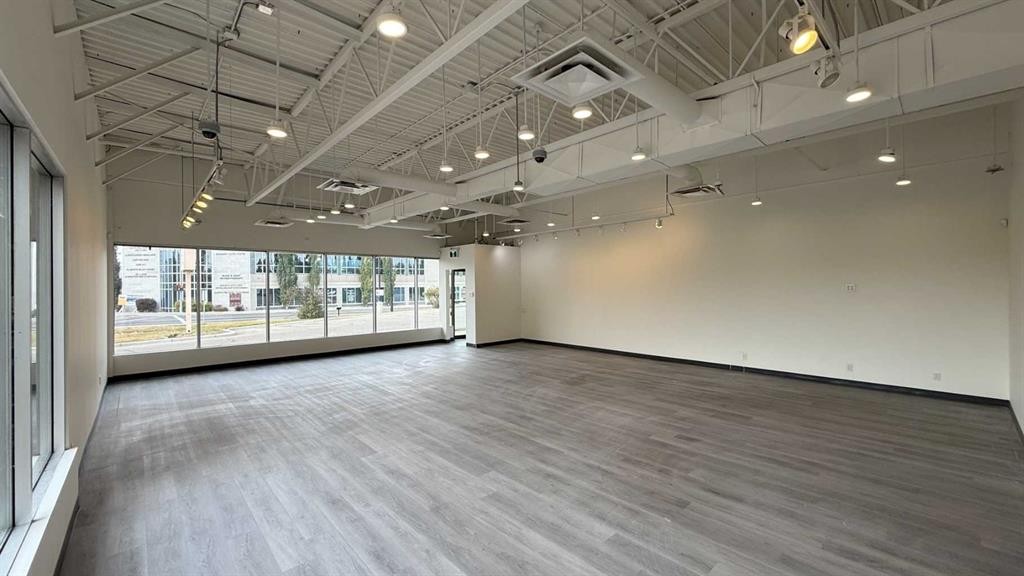 1-5511 50 Avenue, Red Deer, AB