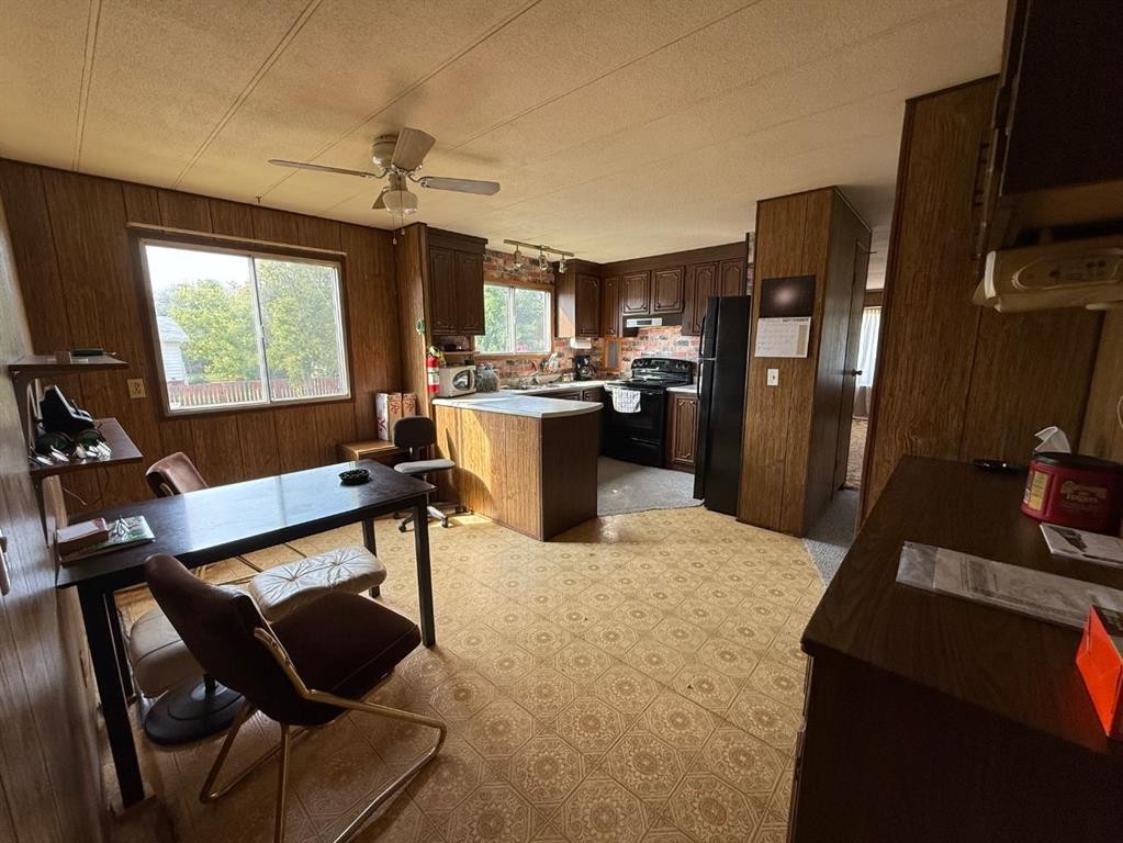 201 3 Avenue Se, Youngstown, AB - Indoor