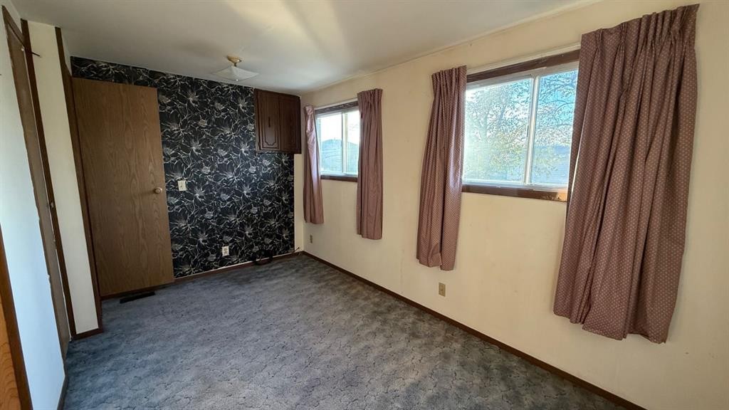 201 3 Avenue Se, Youngstown, AB - Indoor Photo Showing Other Room