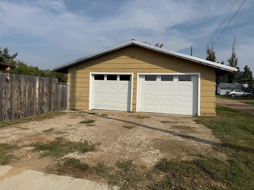 201 3 Avenue Se, Youngstown, AB - Outdoor