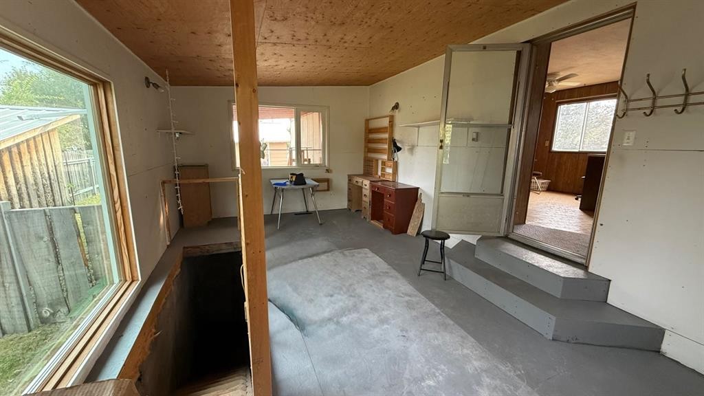 201 3 Avenue Se, Youngstown, AB - Indoor Photo Showing Other Room