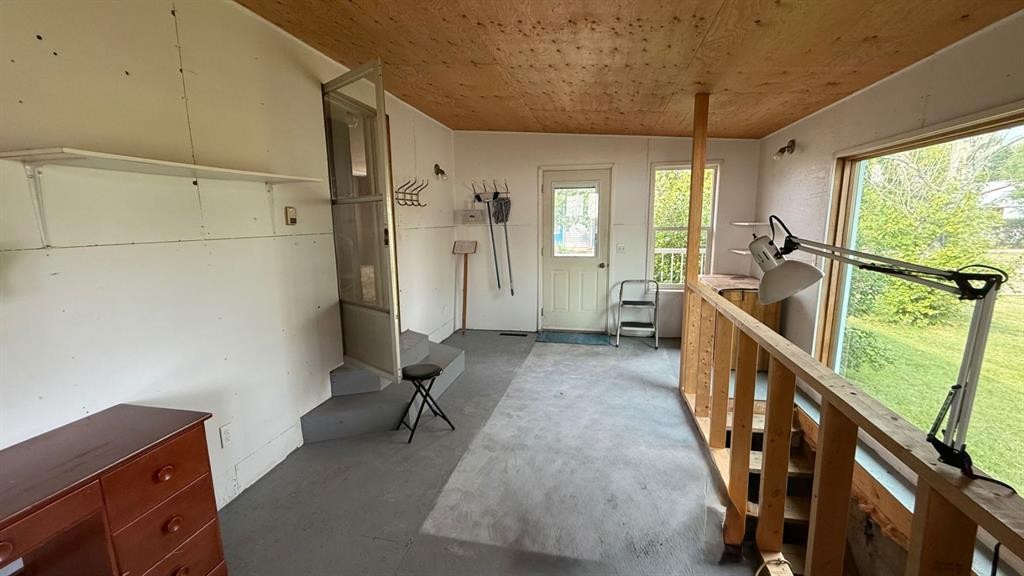 201 3 Avenue Se, Youngstown, AB - Indoor Photo Showing Other Room