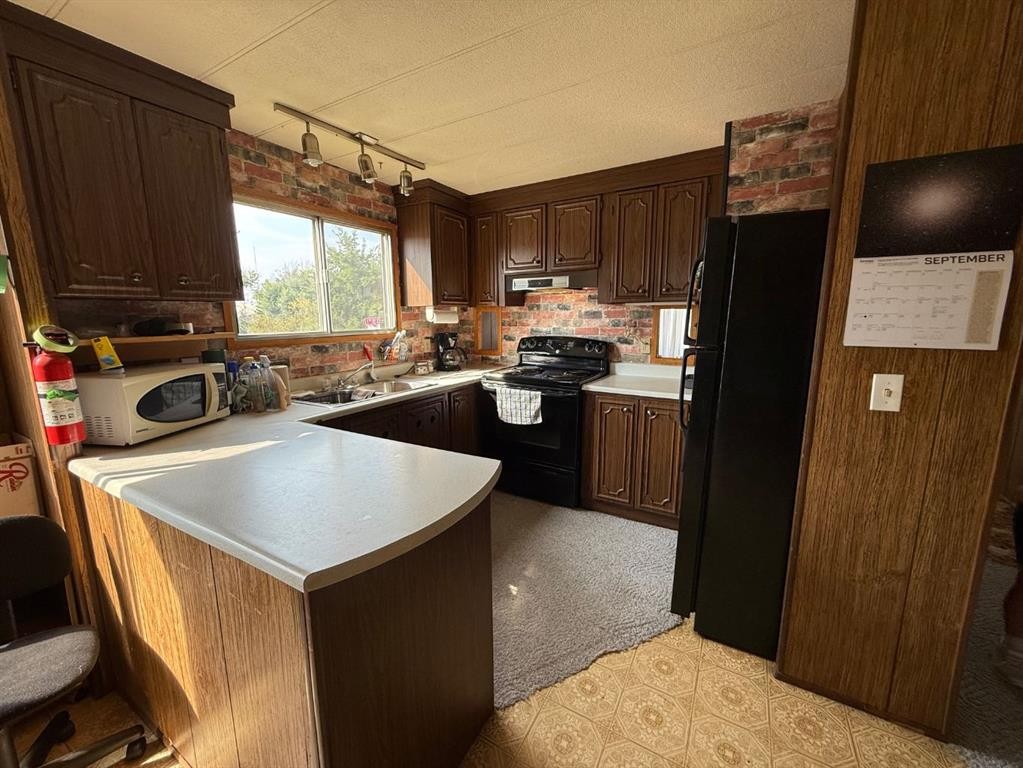 201 3 Avenue Se, Youngstown, AB - Indoor Photo Showing Kitchen
