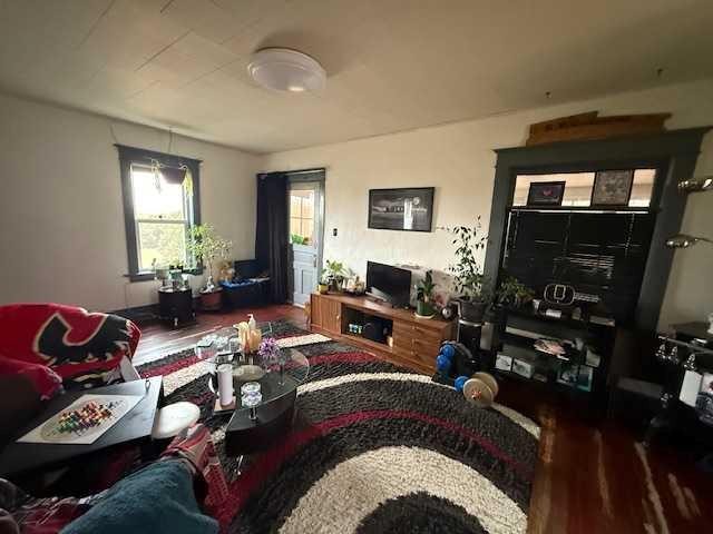 120 Main Street, Michichi, AB - Indoor Photo Showing Living Room
