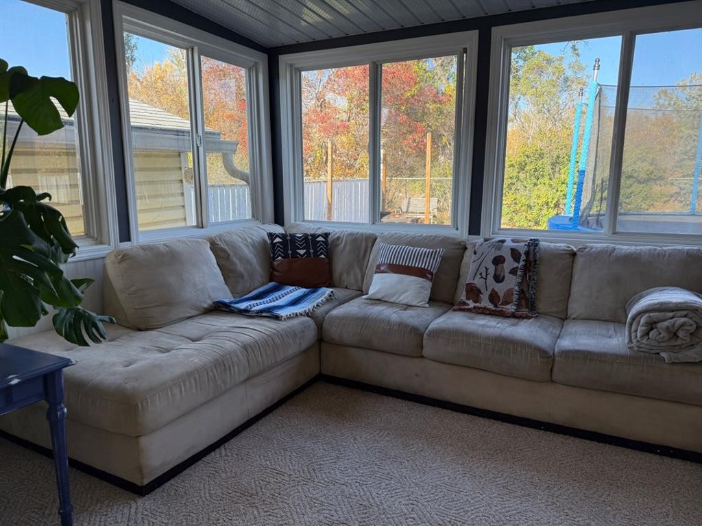 1148 Newcastle Road, Drumheller, AB - Indoor Photo Showing Living Room