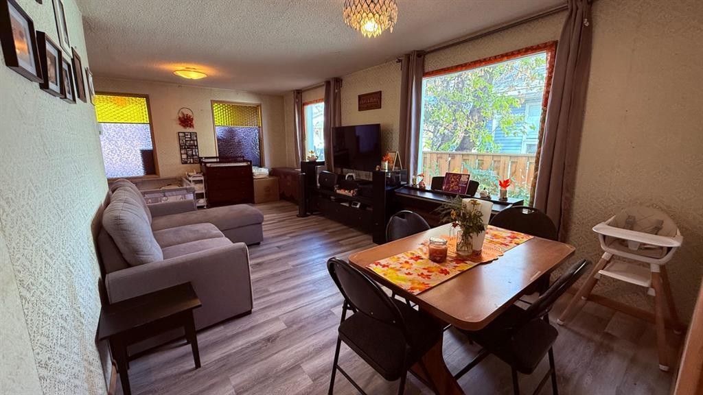 215 5 Avenue West, Hanna, AB - Indoor