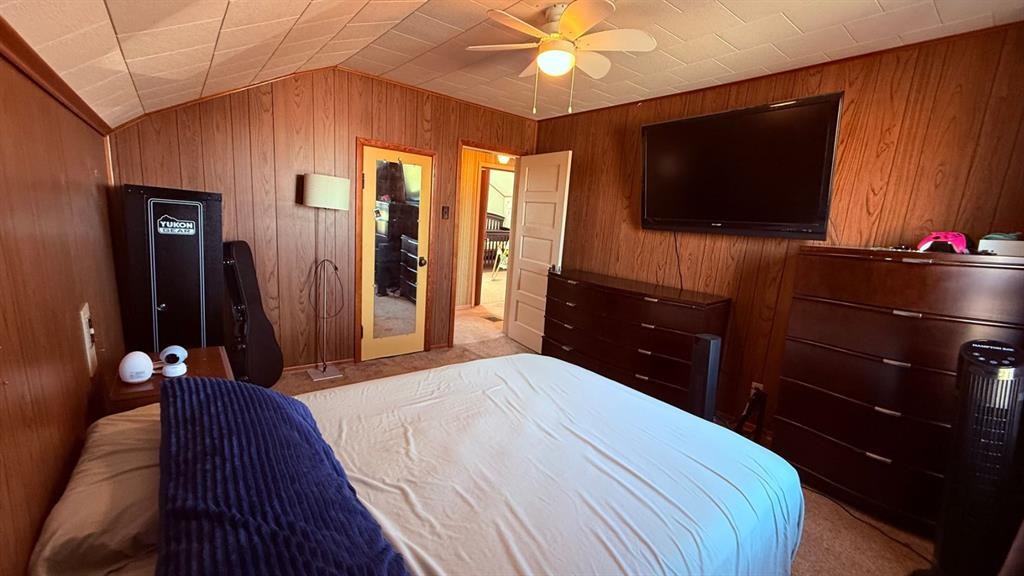 215 5 Avenue West, Hanna, AB - Indoor Photo Showing Bedroom