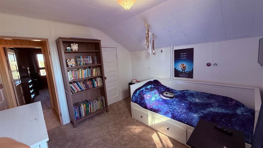 215 5 Avenue West, Hanna, AB - Indoor Photo Showing Bedroom