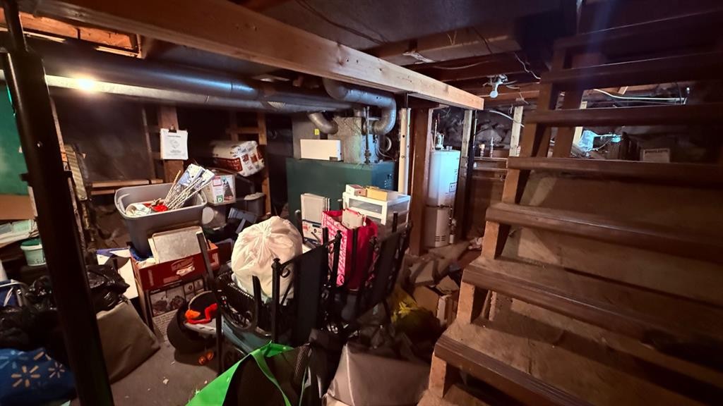 215 5 Avenue West, Hanna, AB - Indoor Photo Showing Other Room