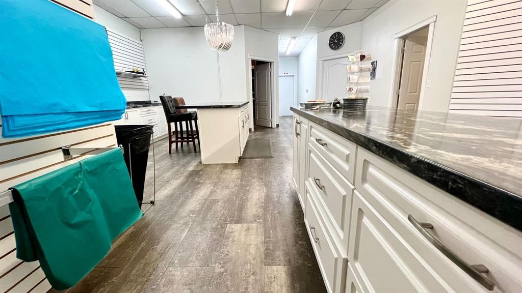 113 Main St, Oyen, AB