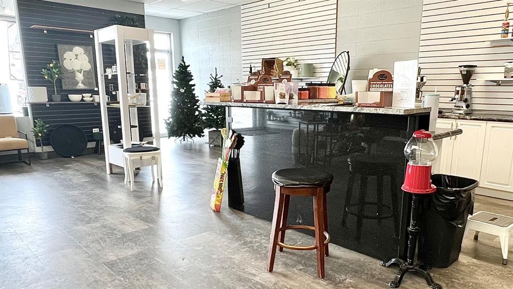 113 Main St, Oyen, AB