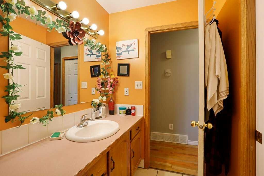 144 Upland Boulevard, Brooks, AB - Indoor Photo Showing Bathroom