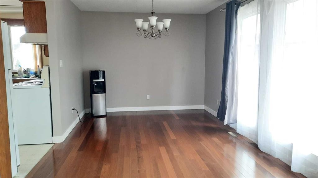 706 Bankview Close, Drumheller, AB - Indoor Photo Showing Other Room