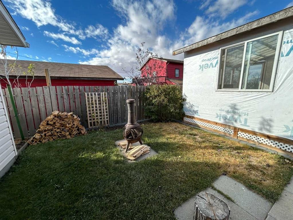 123 Centre Street, Torrington, AB - Outdoor