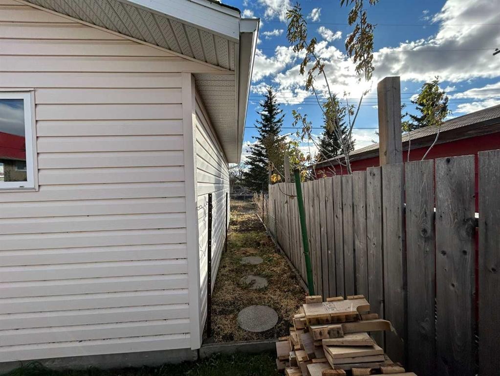 123 Centre Street, Torrington, AB - Outdoor With Exterior