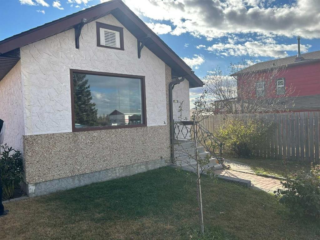 123 Centre Street, Torrington, AB - Outdoor