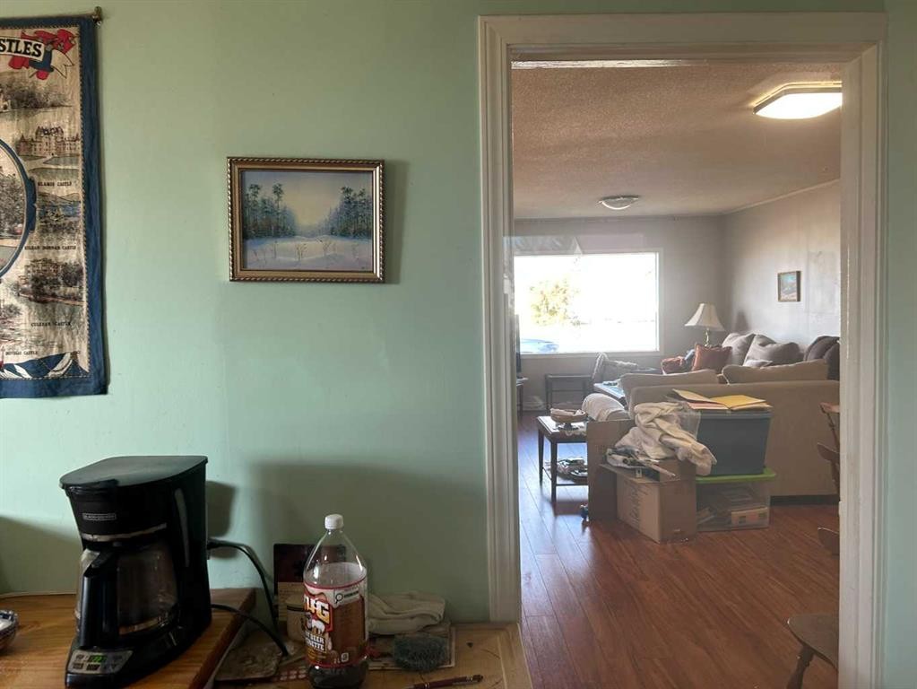 123 Centre Street, Torrington, AB - Indoor