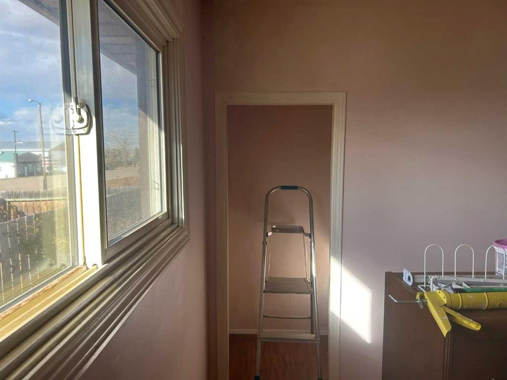 123 Centre Street, Torrington, AB - Indoor Photo Showing Other Room