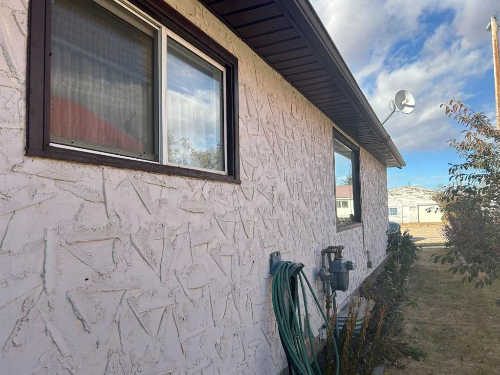 123 Centre Street, Torrington, AB - Outdoor