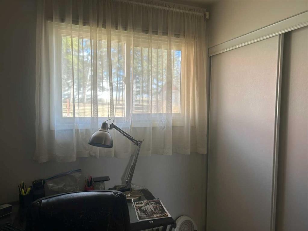 123 Centre Street, Torrington, AB - Indoor Photo Showing Other Room