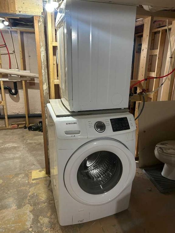 123 Centre Street, Torrington, AB - Indoor Photo Showing Laundry Room