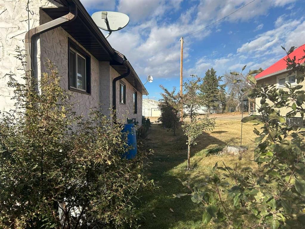 123 Centre Street, Torrington, AB - Outdoor